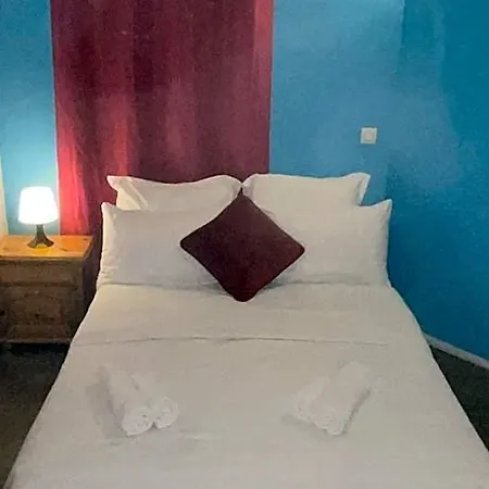 Hotel- Restaurant Le Saint Quentin Hotel