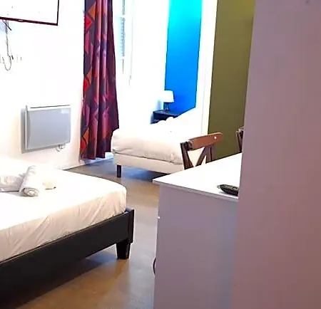 Hotel- Restaurant Le Saint Quentin * La Fere