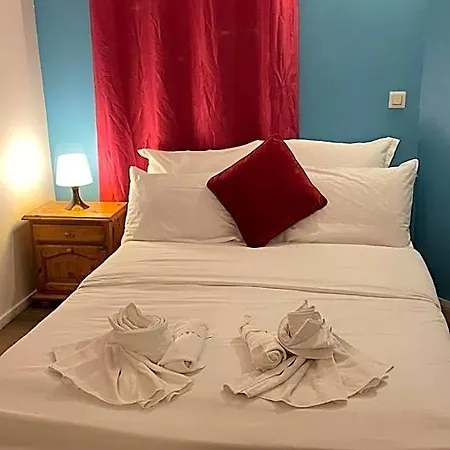 Hotel- Restaurant Le Saint Quentin Hotel La Fere