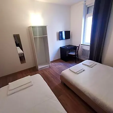 Hotel- Restaurant Le Saint Quentin Hotel La Fere