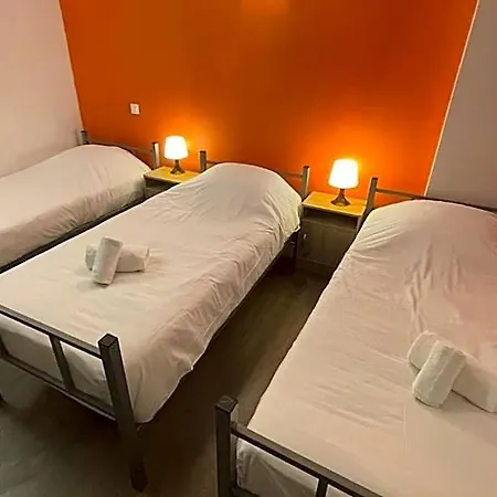 Hotel- Restaurant Le Saint Quentin Hotel *